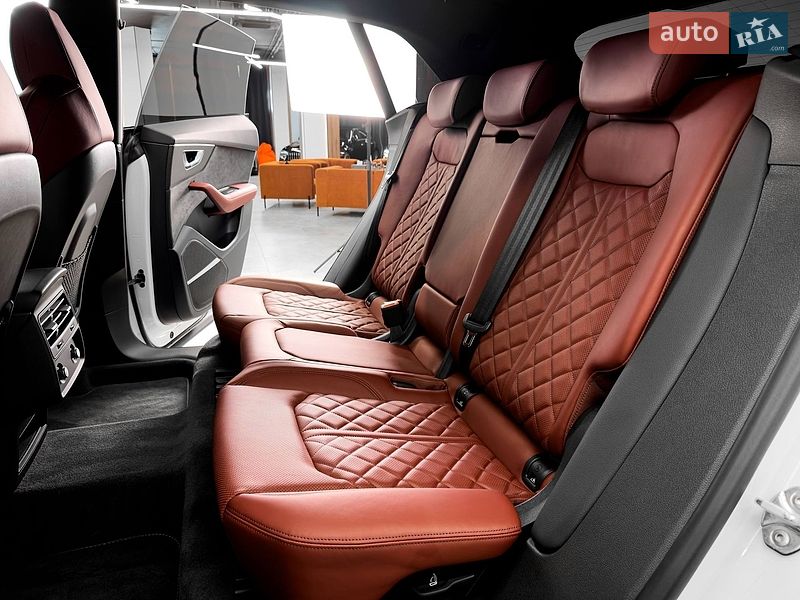 Внедорожник / Кроссовер Audi SQ8 2024 в Киеве