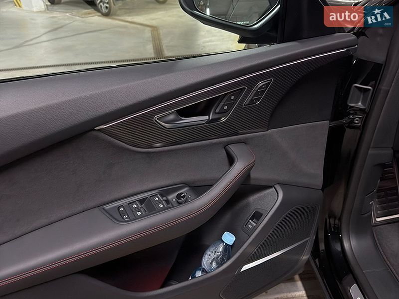 Внедорожник / Кроссовер Audi SQ8 2025 в Киеве
