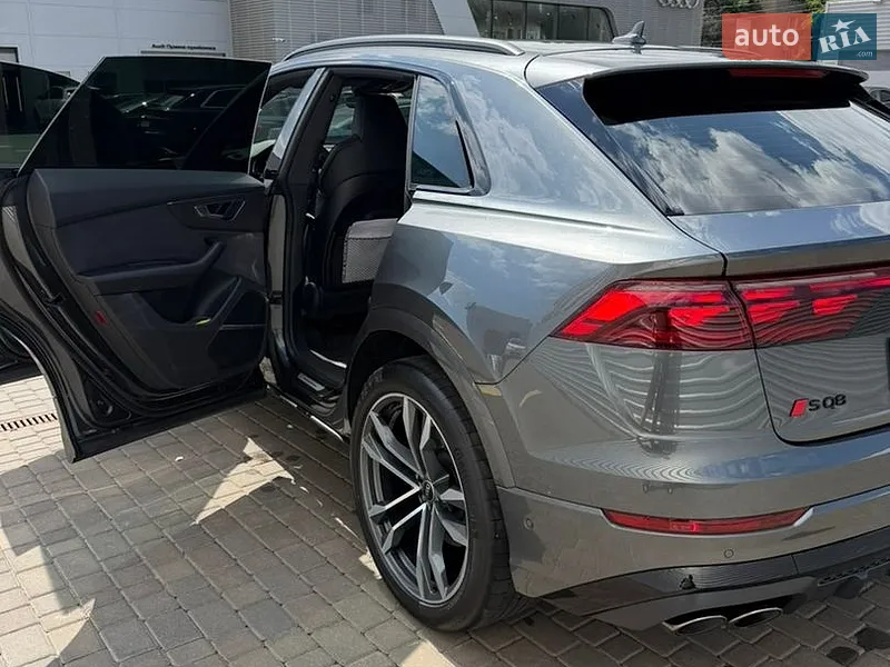 Audi SQ8 2024