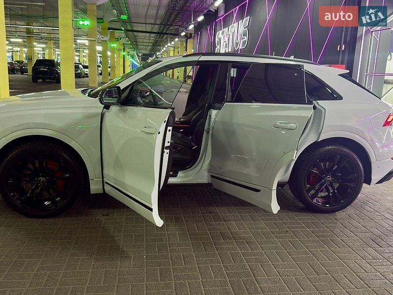 Внедорожник / Кроссовер Audi SQ8 2024 в Киеве