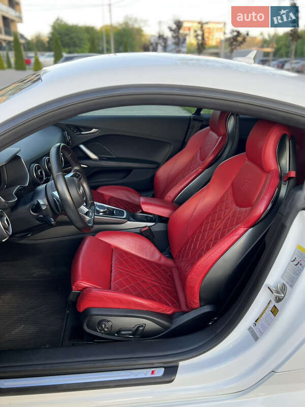Купе Audi TT S 2016 в Ужгороде