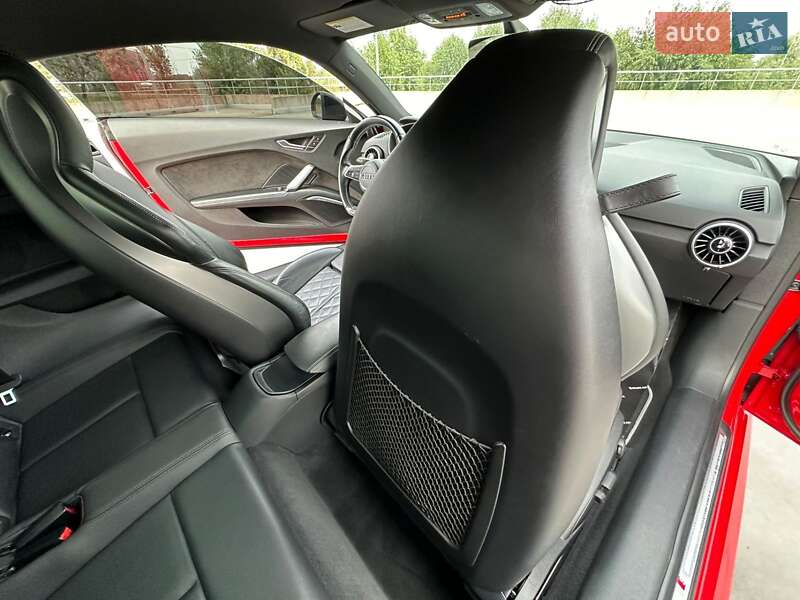 Купе Audi TT S 2016 в Киеве фото 33 Купе Audi TT S 2016 в Киеве