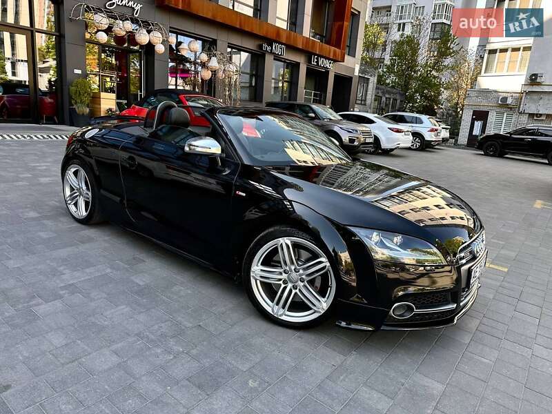 Купе Audi TT S 2012 в 