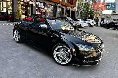 Купе Audi TT S 2012 в 
