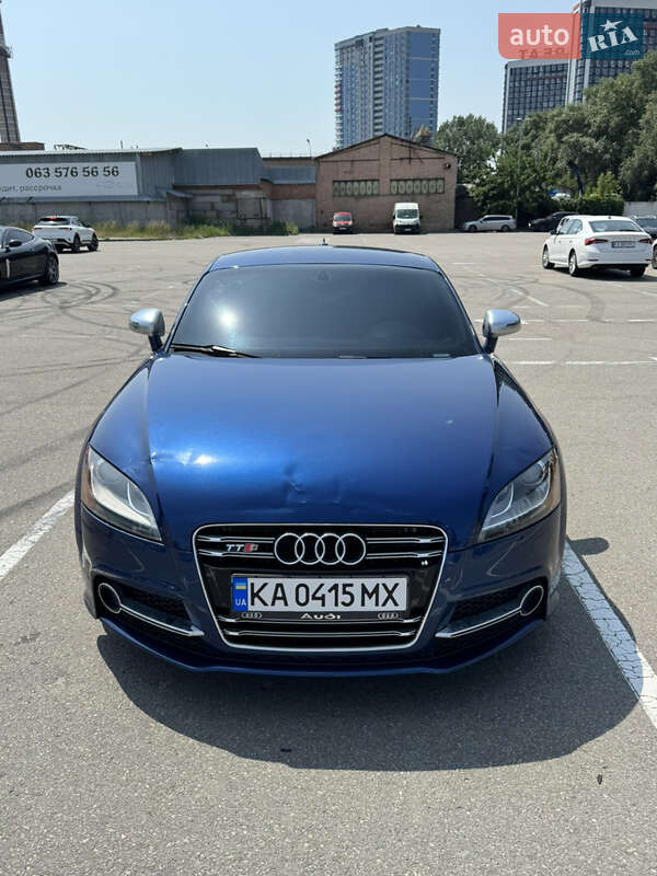 Купе Audi TT S 2011 в 