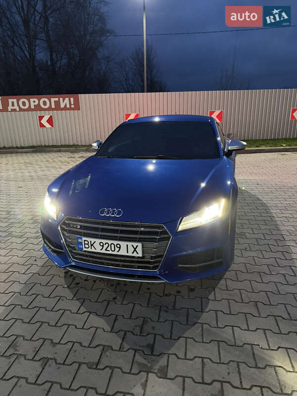 Купе Audi TT S 2016 в Кременце