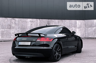 Купе Audi TT 2010 в 