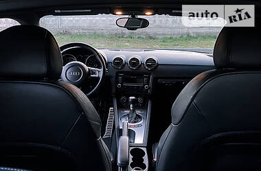 Купе Audi TT 2010 в 