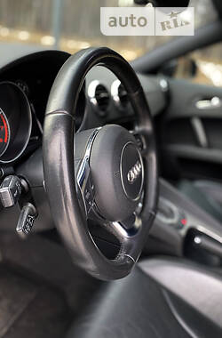 Купе Audi TT 2011 в 