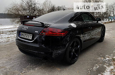 Купе Audi TT 2011 в 