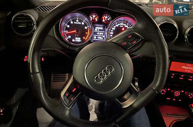 Купе Audi TT 2010 в 