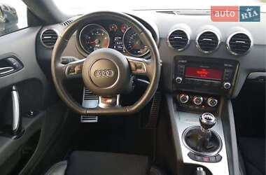 Купе Audi TT 2010 в 