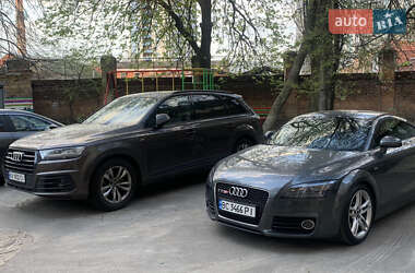 Купе Audi TT 2010 в 