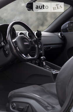 Купе Audi TT 2010 в 