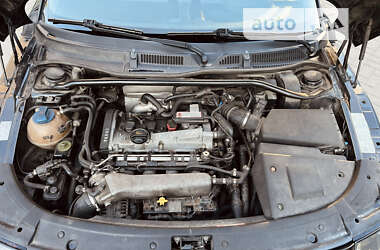 Купе Audi TT 2001 в 