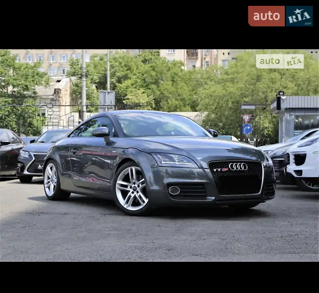 Купе Audi TT 2010 в 