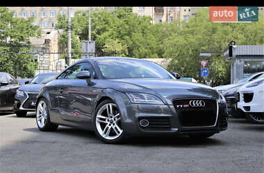Купе Audi TT 2010 в 