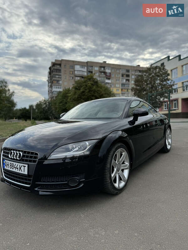 Купе Audi TT 2009 в 
