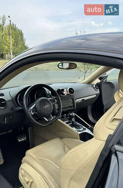 Купе Audi TT 2009 в 
