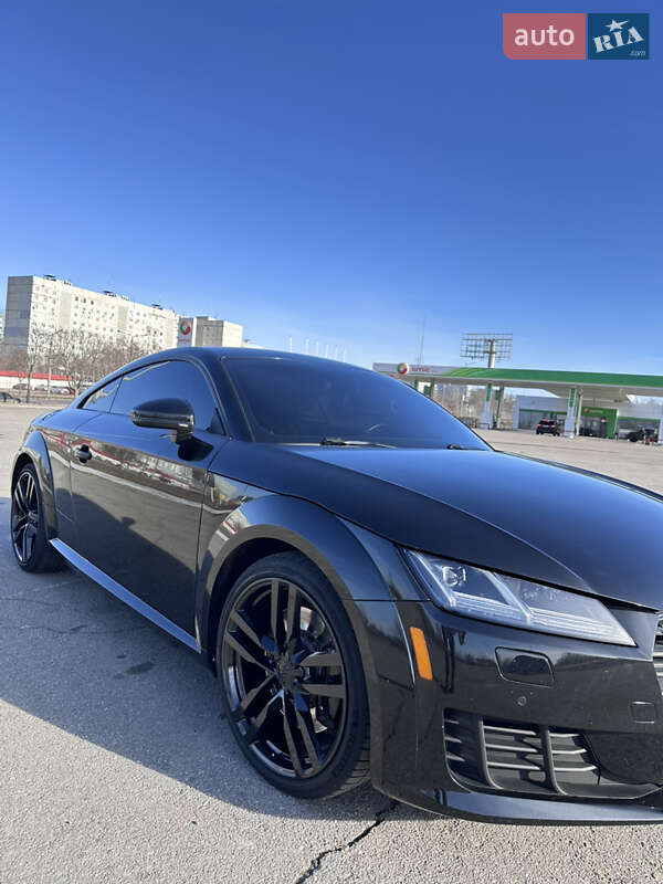 Купе Audi TT 2015 в 