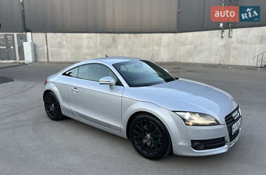 Купе Audi TT 2009 в 