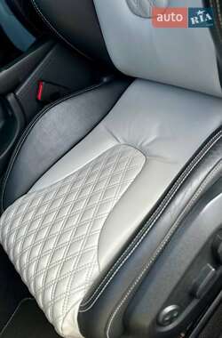 Купе Audi TT 2011 в 