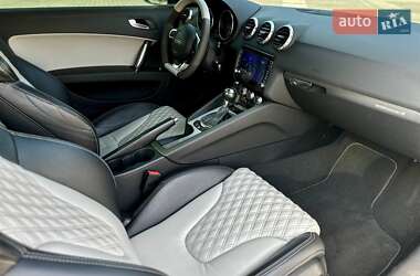 Купе Audi TT 2011 в 