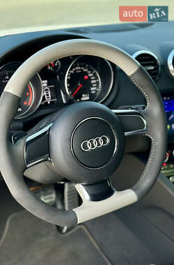 Купе Audi TT 2011 в 