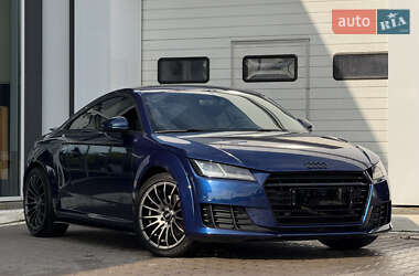 Купе Audi TT 2015 в 