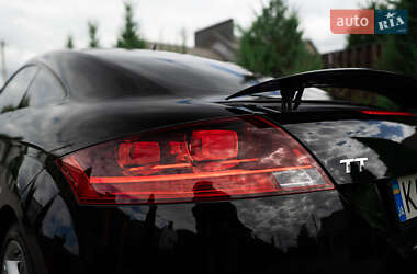 Купе Audi TT 2010 в 