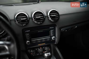 Купе Audi TT 2010 в 