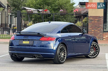 Купе Audi TT 2015 в 