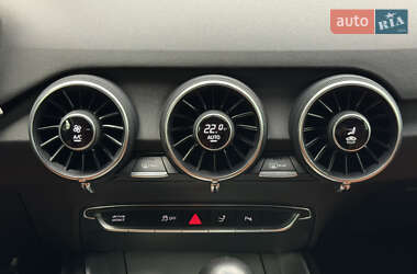 Купе Audi TT 2015 в 
