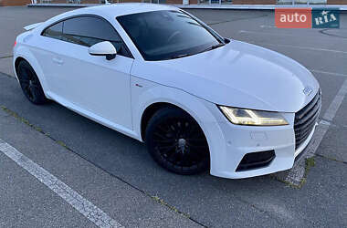 Купе Audi TT 2015 в 
