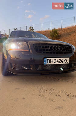 Купе Audi TT 2001 в 