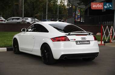 Купе Audi TT 2011 в 