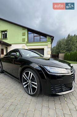 Купе Audi TT 2015 в 