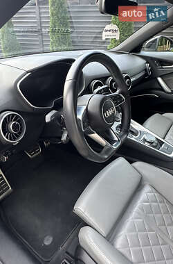 Купе Audi TT 2015 в 