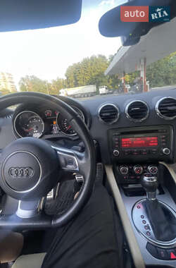 Купе Audi TT 2011 в 