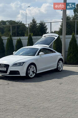 Купе Audi TT 2012 в Томашполе