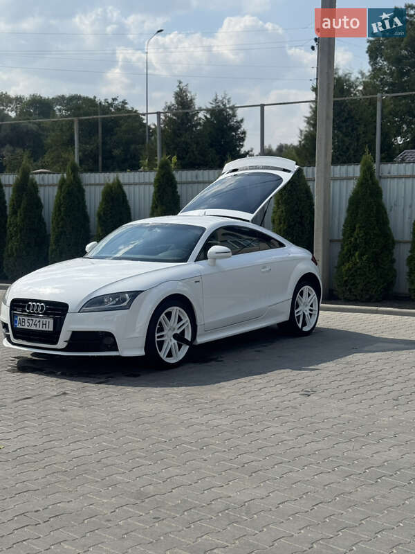 Купе Audi TT 2012 в 