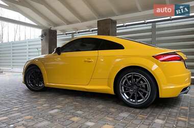 Купе Audi TT 2016 в 