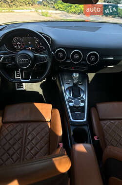 Купе Audi TT 2015 в 