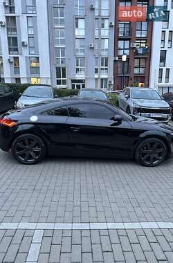 Купе Audi TT 2011 в 