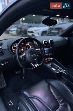 Купе Audi TT 2011 в 