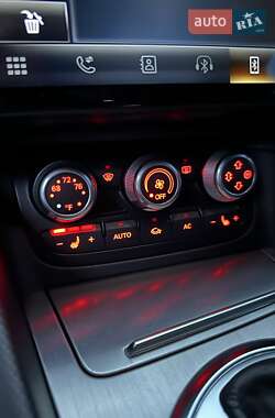 Купе Audi TT 2011 в 