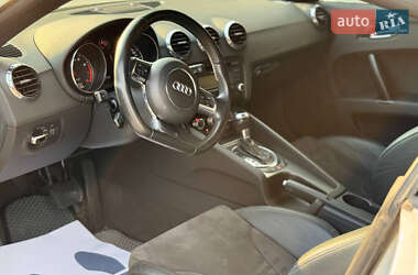 Купе Audi TT 2011 в 