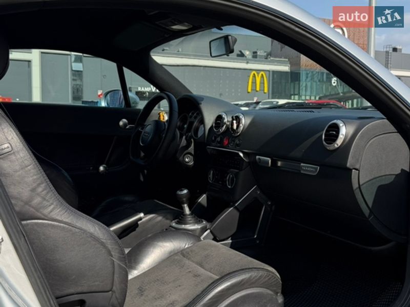 Купе Audi TT 1999 в Києві фото 19 Купе Audi TT 1999 в Києві