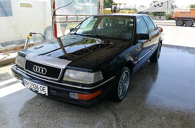Седан Audi V8 1989 в Ізмаїлі