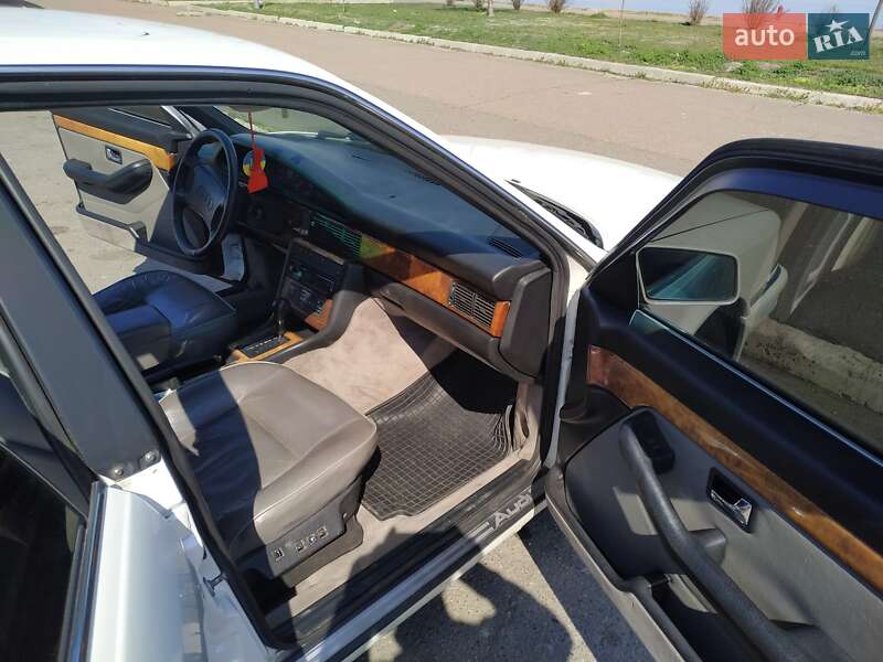 Седан Audi V8 1989 в Черкассах